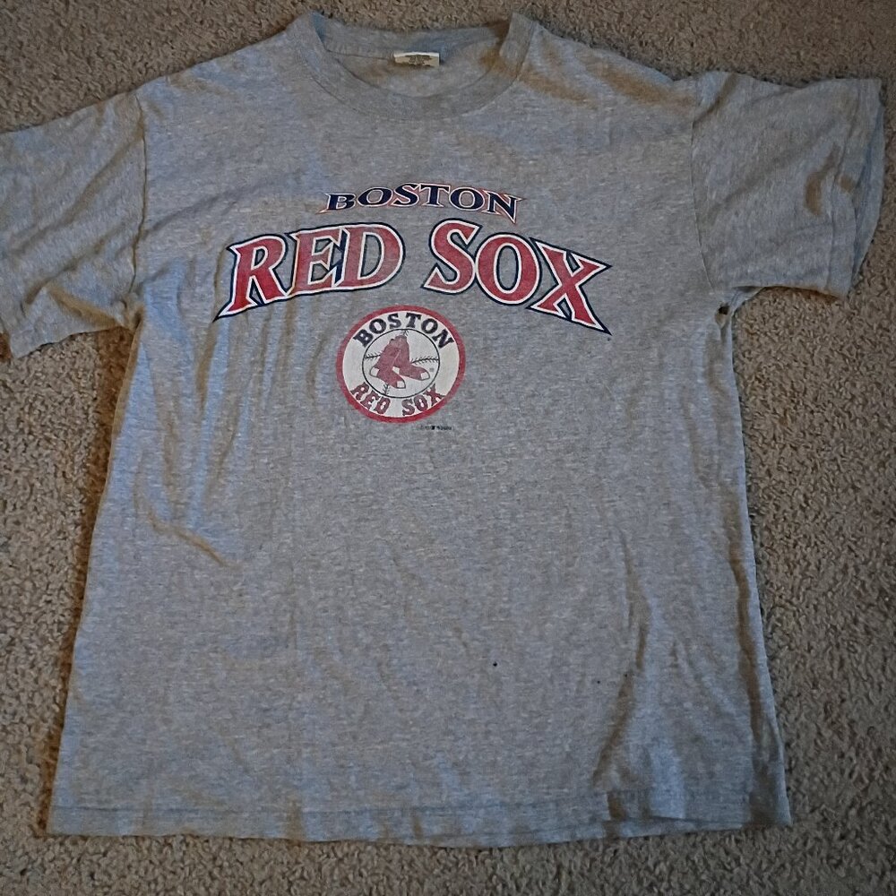 Vintage 2004 red sox tee